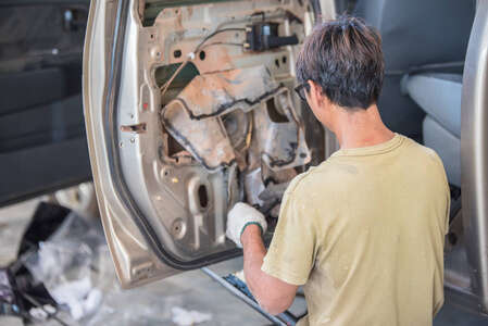 新能源汽车维修工