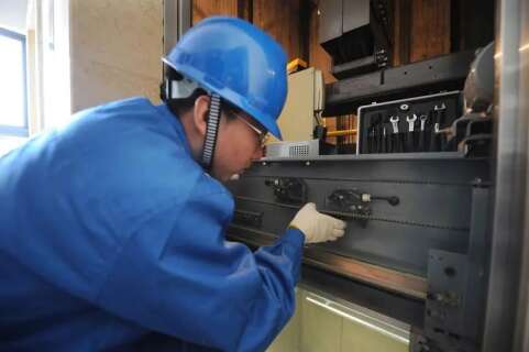 电梯装配调试工