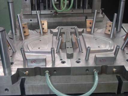 注塑模具装配工